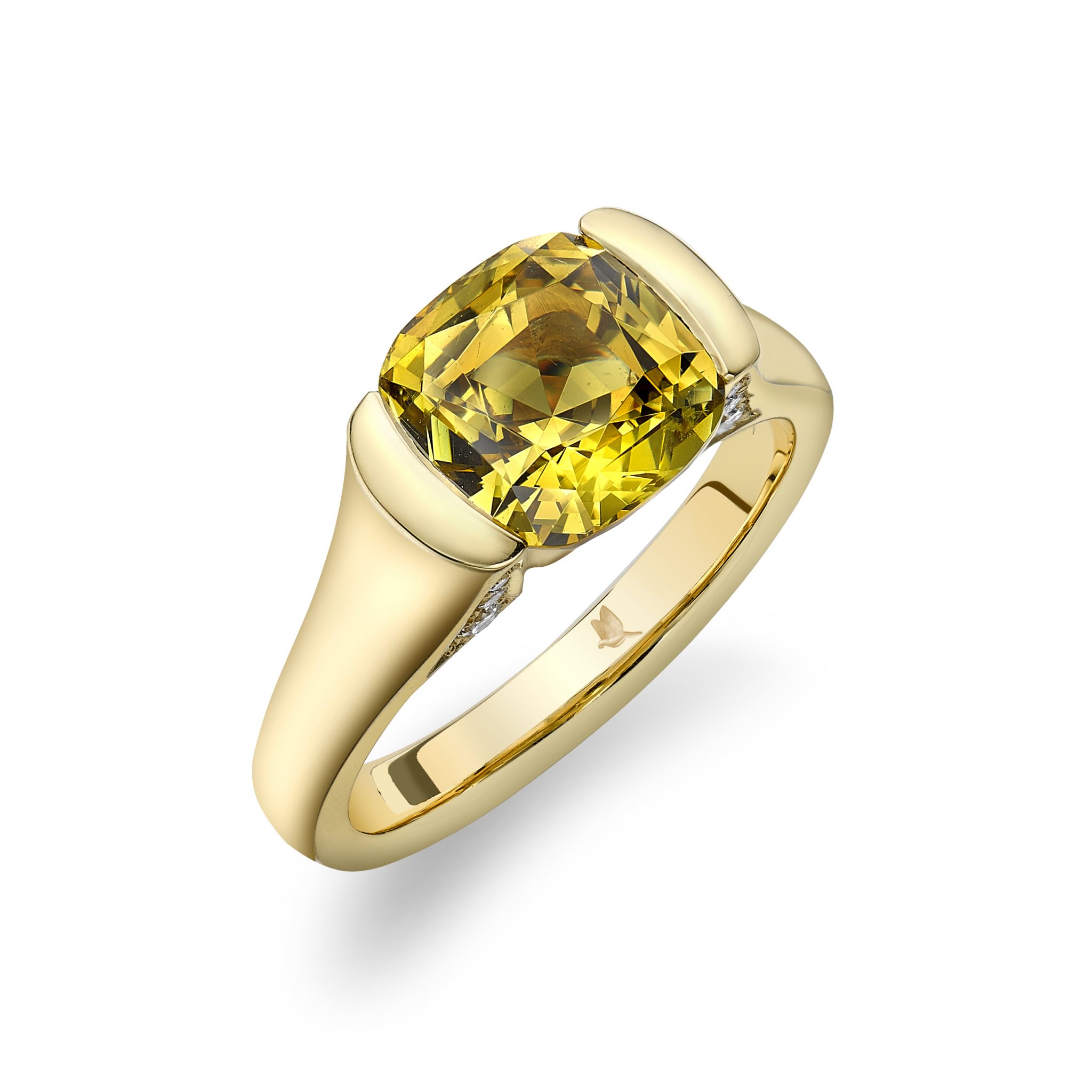 Ring in yellow gold with rare grossular andradite garnet