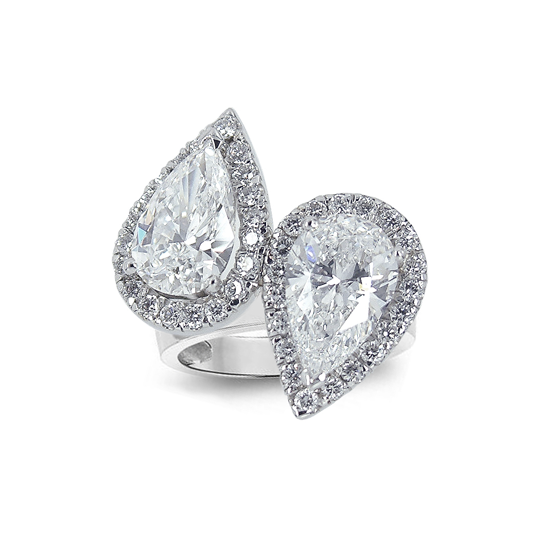 Double head pear shaped diamond ring